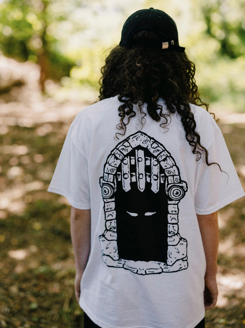 'PORTCULLIS' DUNGEON LOGO T-SHIRT - White
