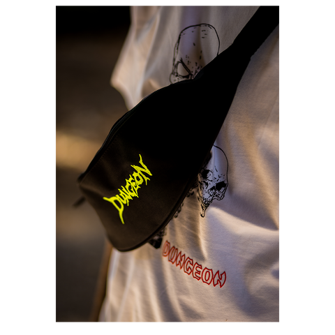 DUNGEON 'SCRAWL' EMBROIDERED BELTBAG