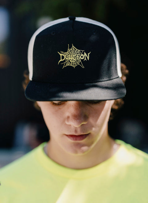DUNGEON 'WEB' LOGO MESH CAP