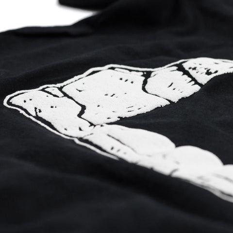 'PORTCULLIS' DUNGEON LOGO T-SHIRT - BLACK